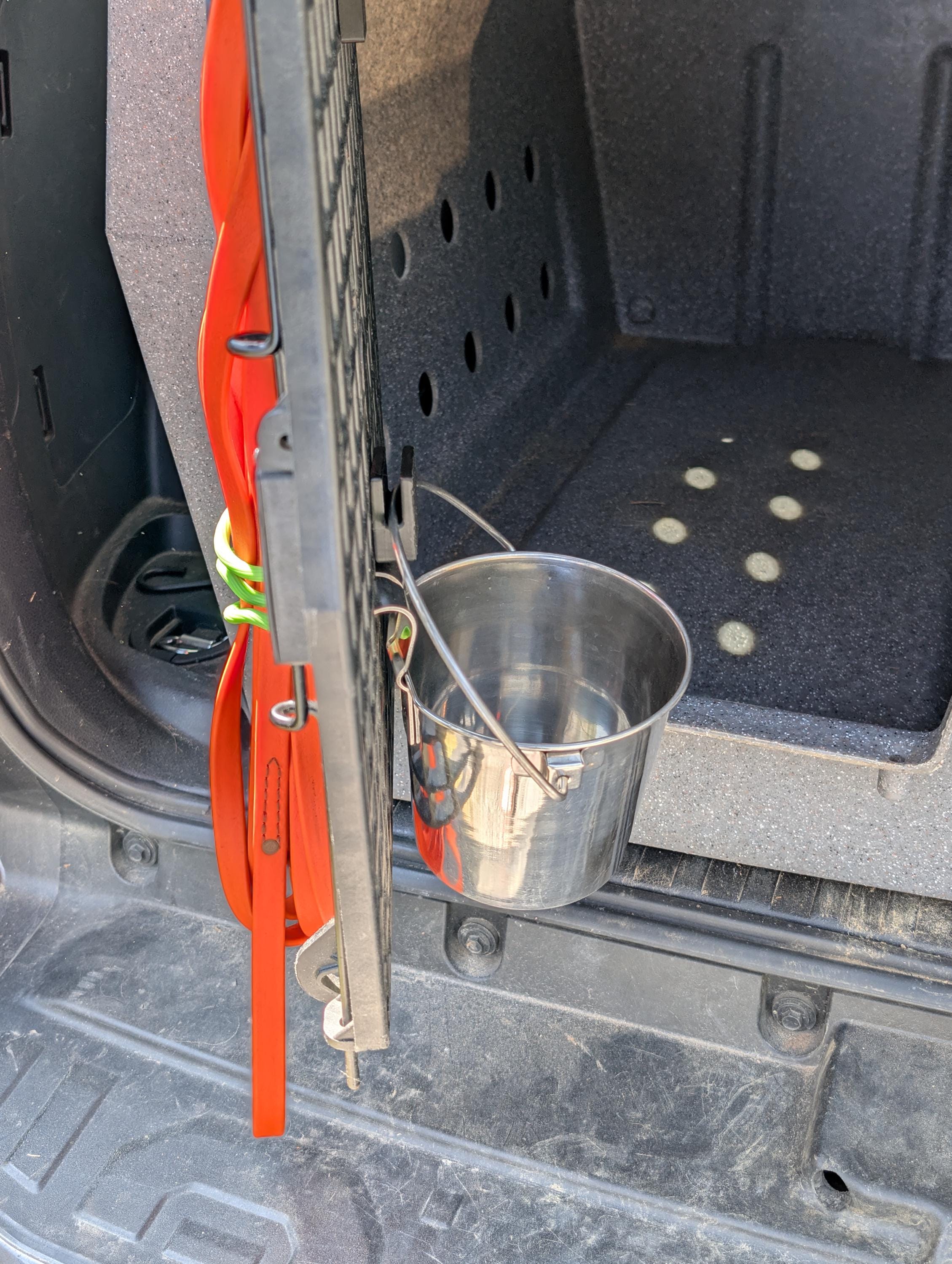 RuffLand Kennel Door Utility Hanger