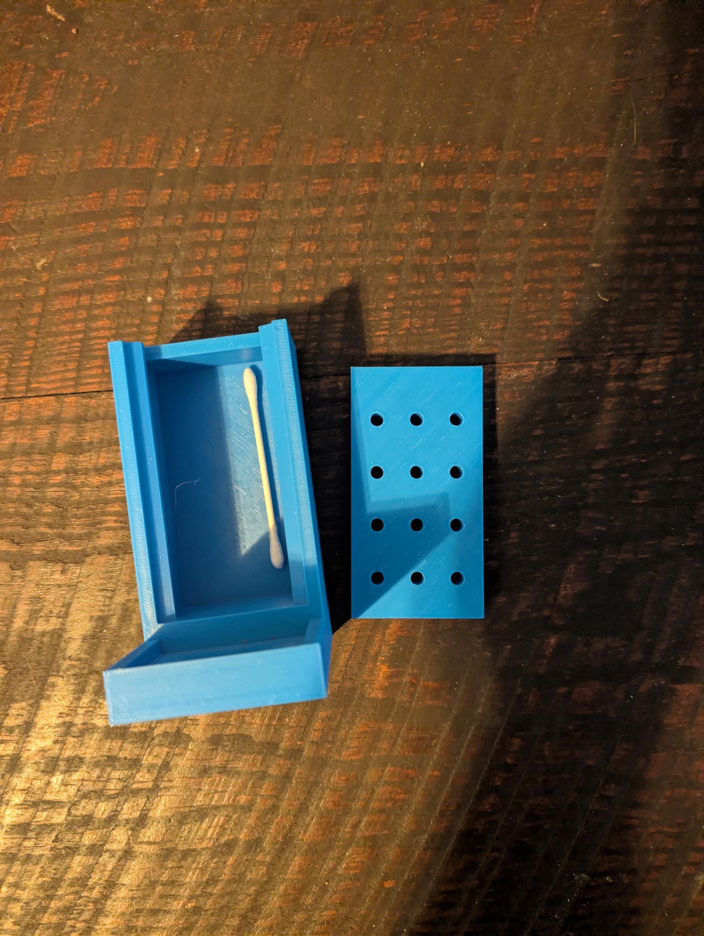 Magnetic Self Rewarding Scent Container