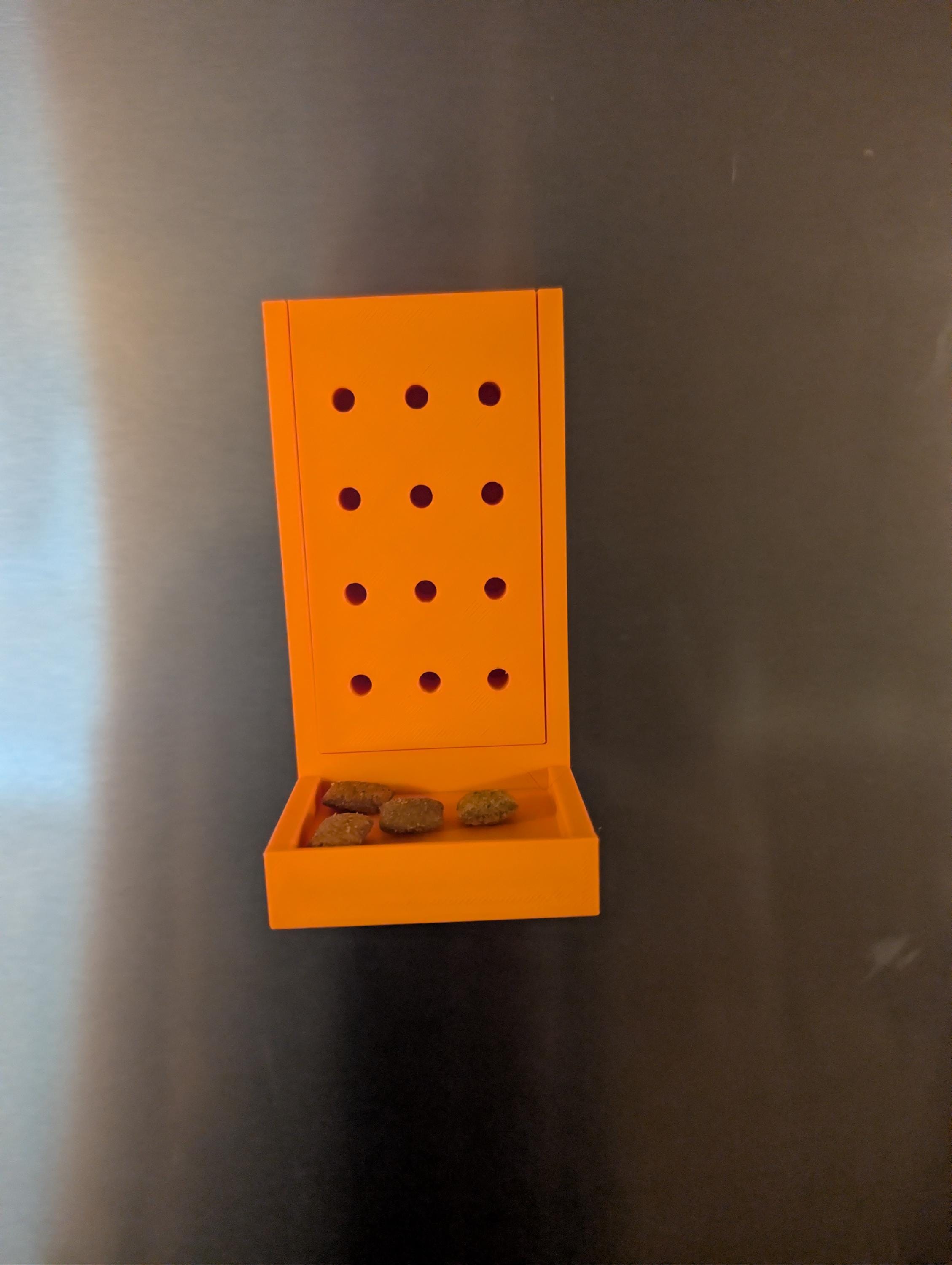 Magnetic Self Rewarding Scent Container