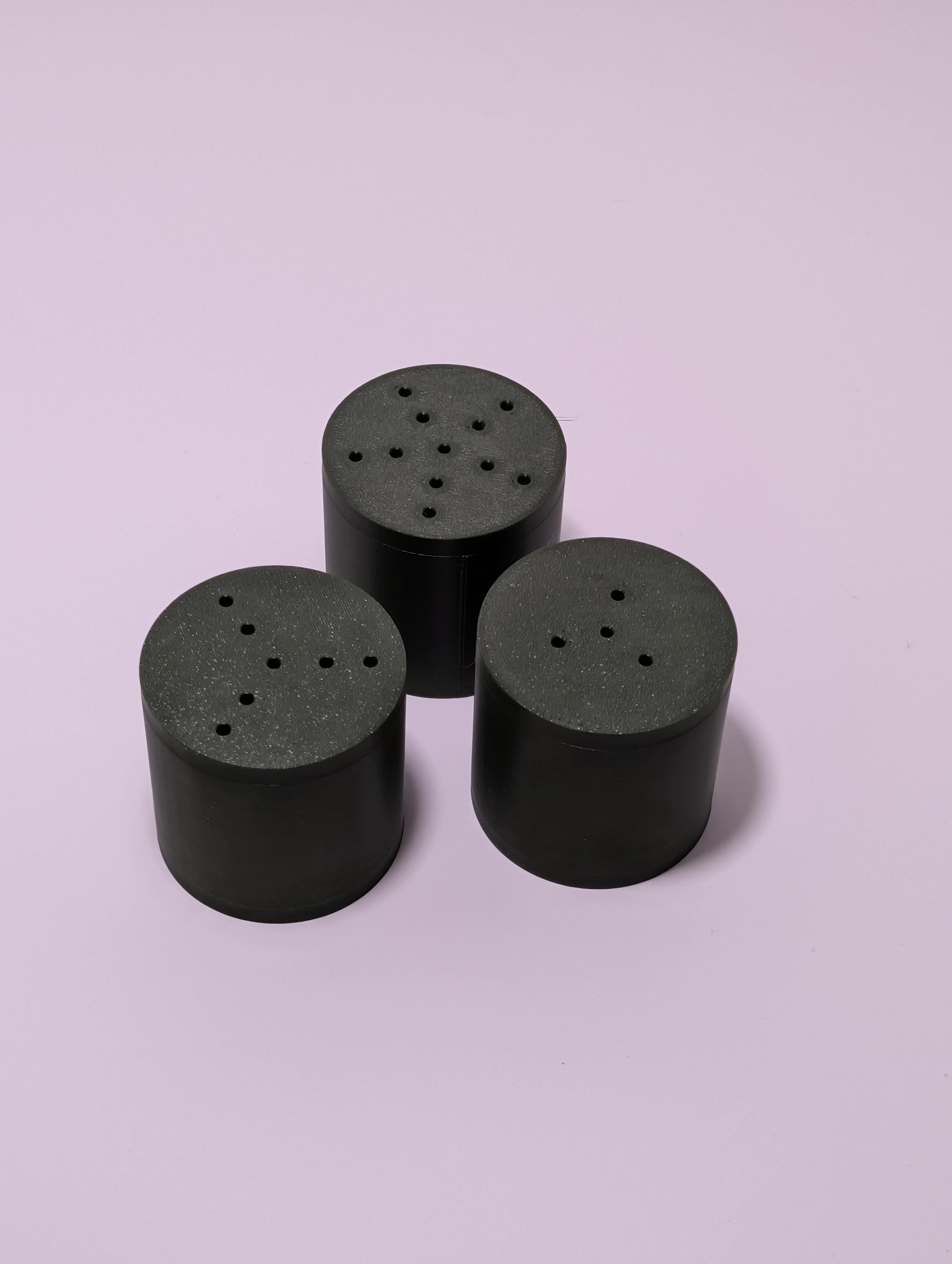 Magnetic optional Mini K9 Nose Work Scent Containers – Set of 3 / multi-oder levels.
