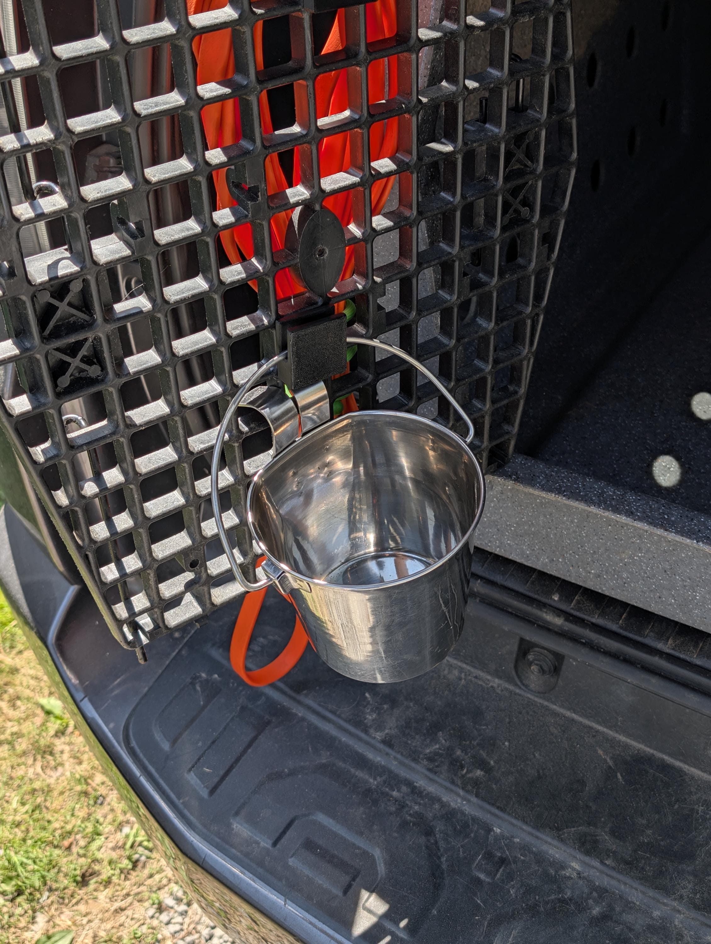 RuffLand Kennel Door Utility Hanger
